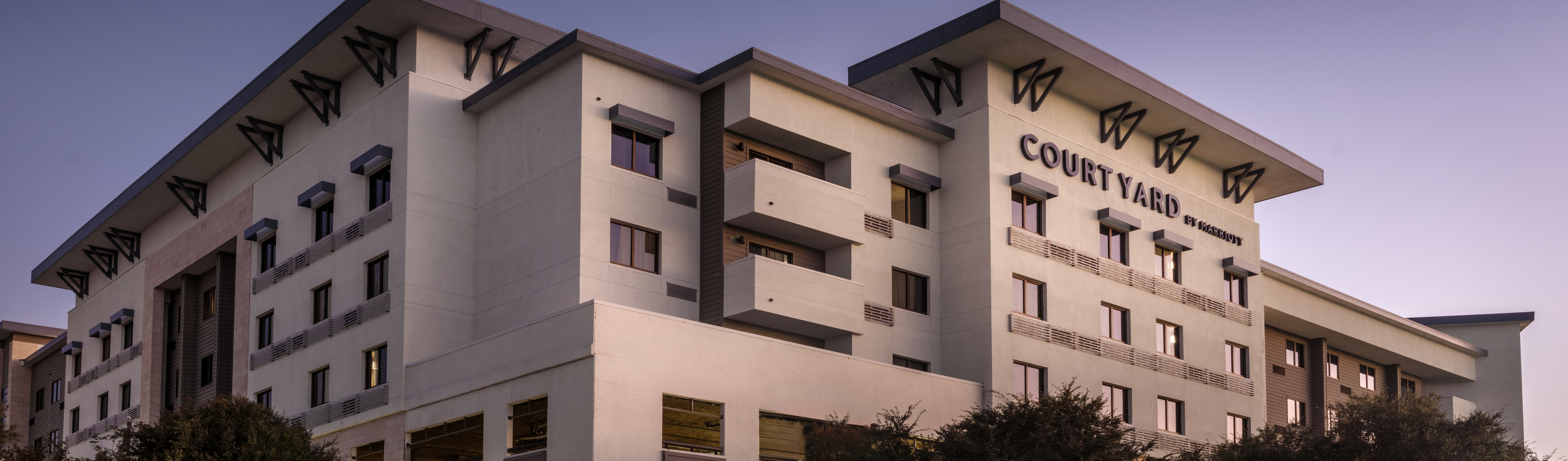 Courtyard By Marriott Redwood City