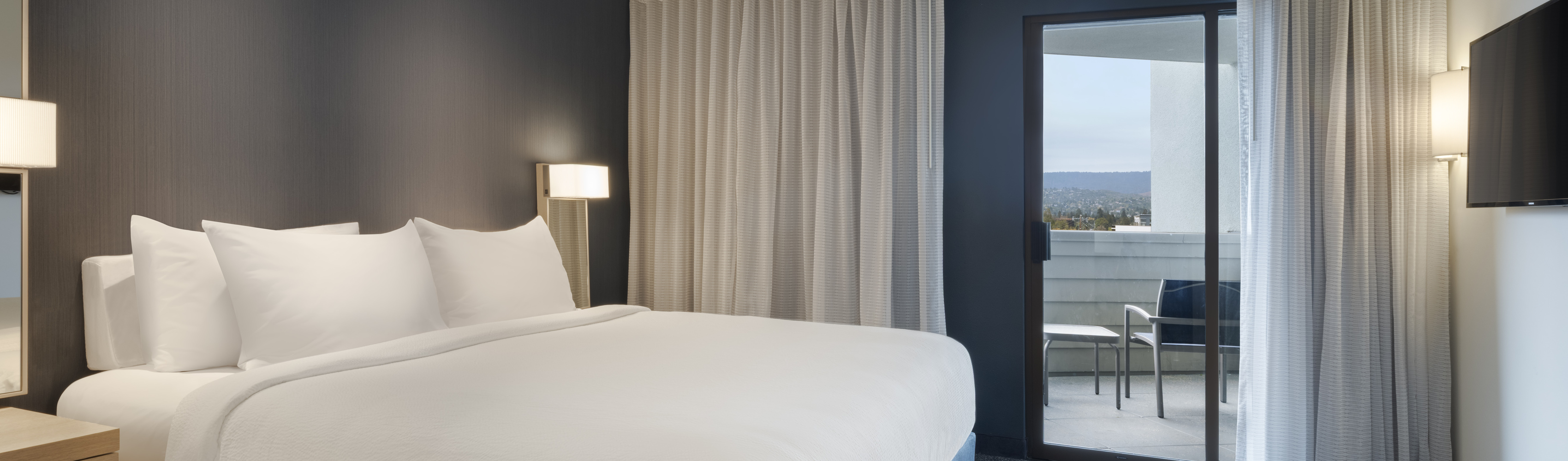 Courtyard By Marriott Redwood City