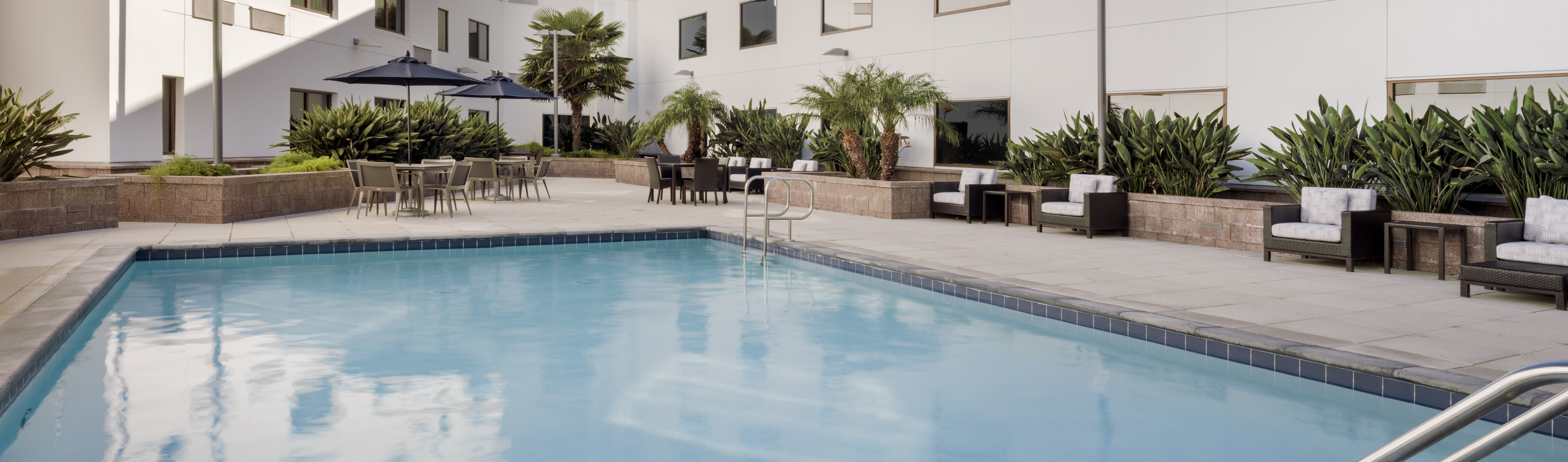 Courtyard By Marriott Redwood City